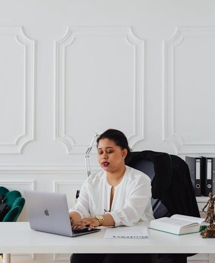 Защита патентных прав через патентных юристов в Москве комплексный подход